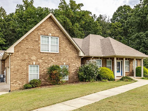 4th image of 1364 Eastland Dr