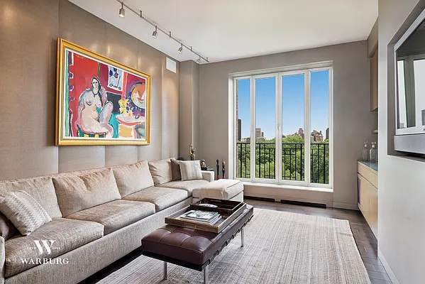 Sold by Warburg | media 21