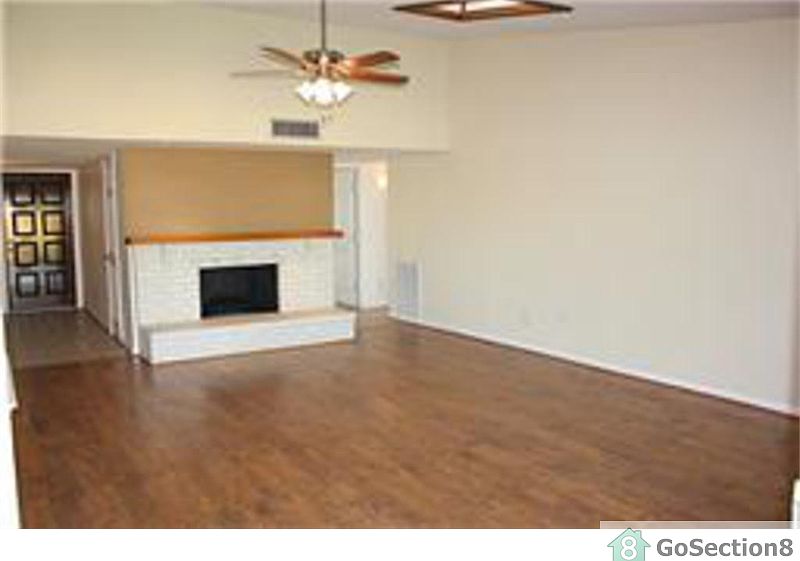 1st image of 5049 Crawford Dr