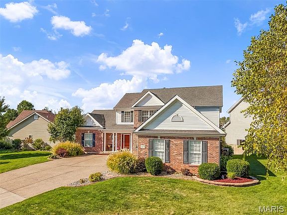 3rd image of 1015 Pearview Dr