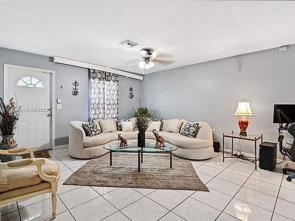 2nd image of 765 E Prima Vista Blvd