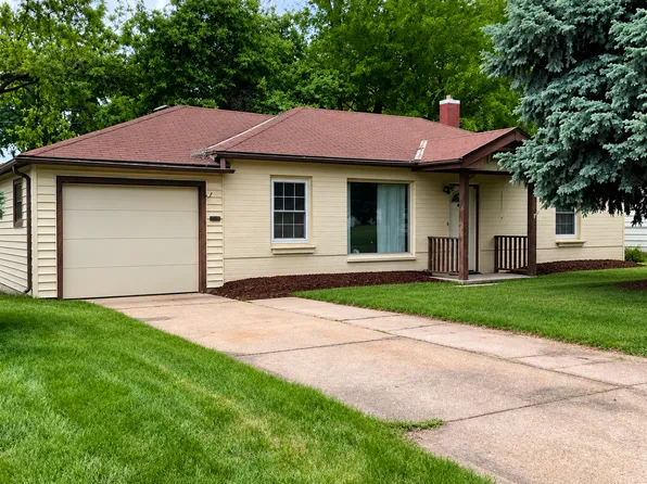 710 S 69th St, Omaha, NE 68106