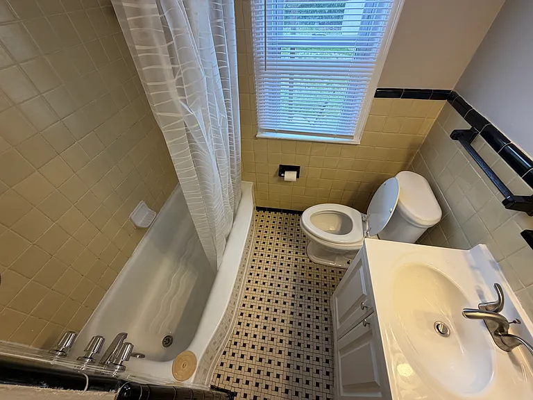 21802 Cushing Ave — Photo 21