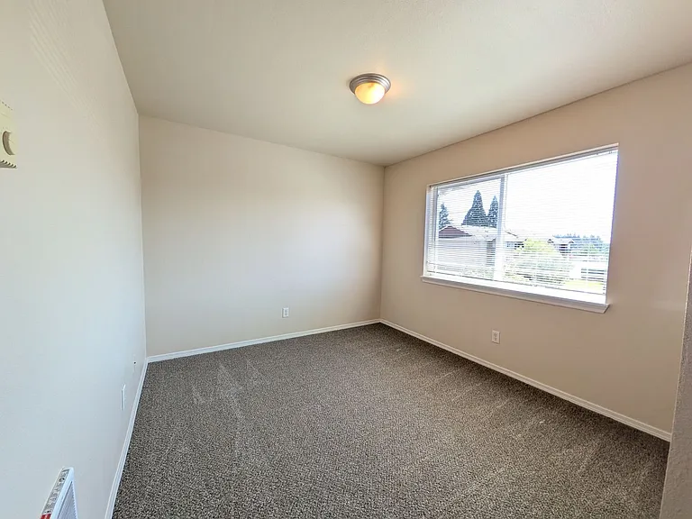Wellesley Park Apartments — Photo 133