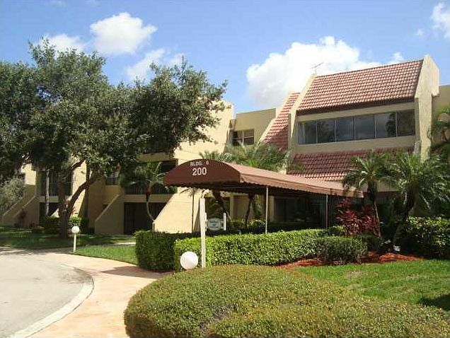 1st image of 200 Lakeview Dr APT 312
