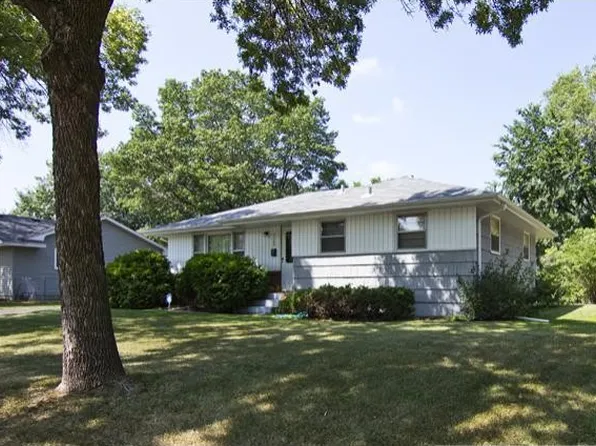 4500 Woodbine Ln, Brooklyn Center, MN 55429