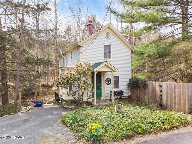 144 Sawkill Ave — Photo 2