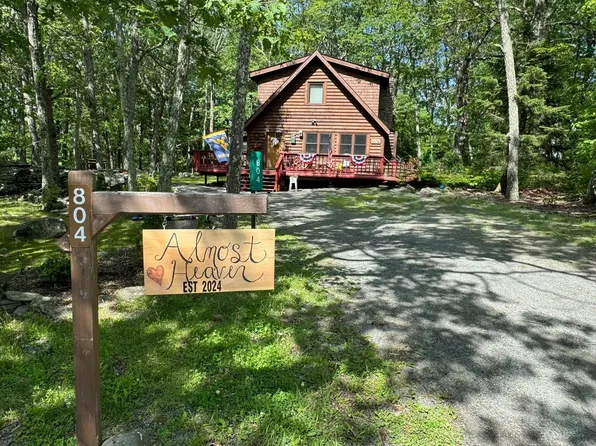 804 Fetlock Ct, Lords Valley, PA 18428