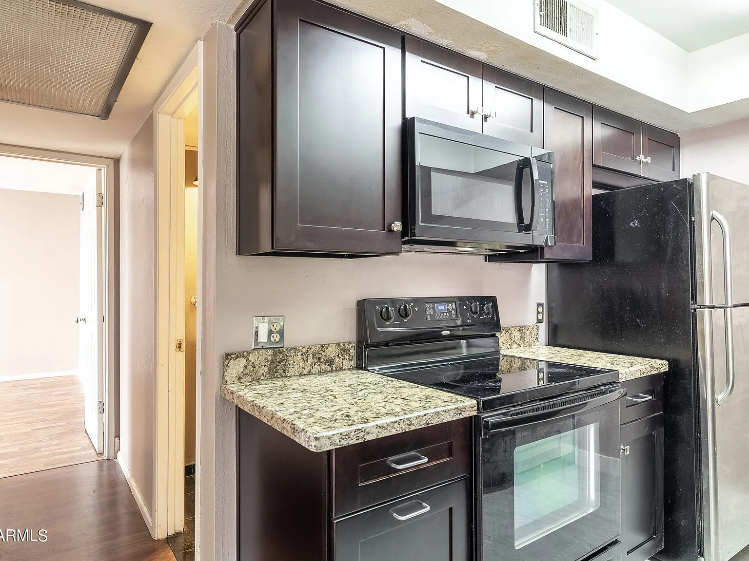 2 bed, 2.0 bath, 1104 sqft, $1,450 — Photo 3