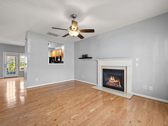 3rd image of 940 Spring Meadow Dr