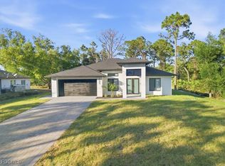 913 Cleveland Ave, Lehigh Acres, FL 33972