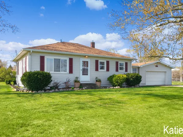 2702 142nd Ave, Dorr, MI 49323