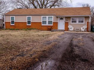 1209 N Kent Rd, Hutchinson, KS 67501