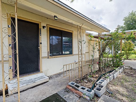 2nd image of 204 3RD ST