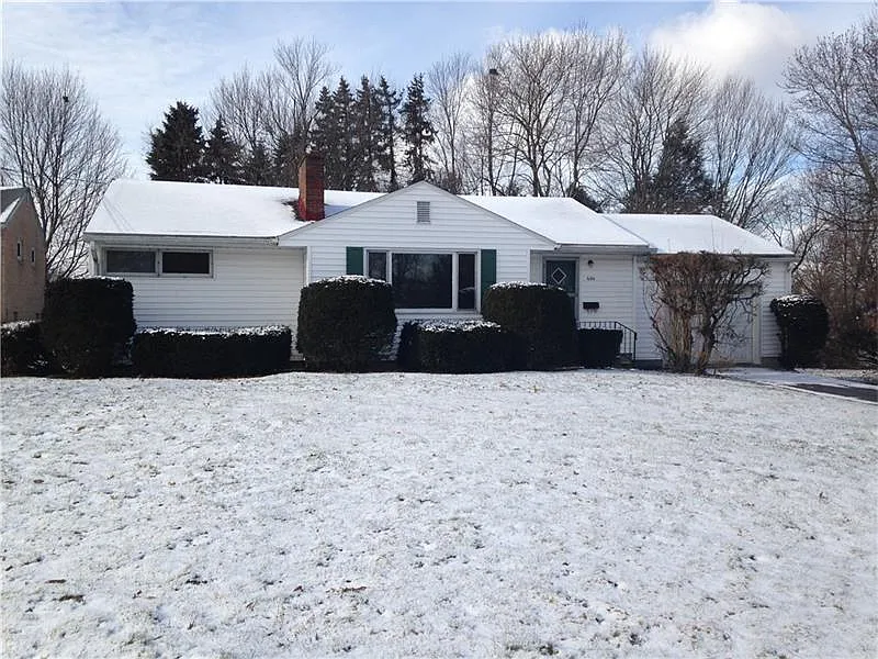 650 Laurel Dr photo 1