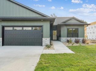 658 Maclan Ct, Iowa City, IA 52246