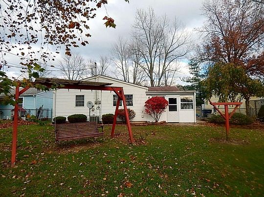 3rd image of 181 Sunset Dr