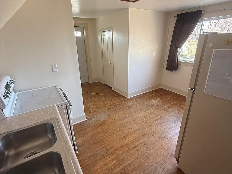 713 Terrace Ave #1/2 — Photo 7