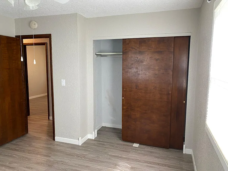 1210 Mount Loretta Ave — Photo 15