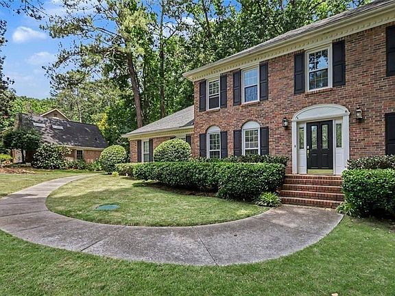 3rd image of 4641 Sequoia Dr