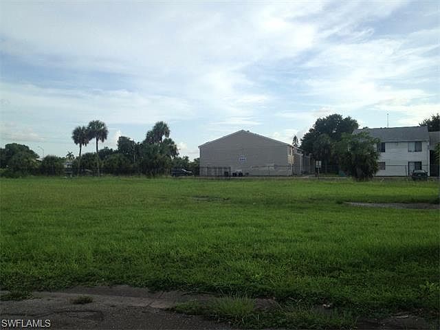 1st image of 3660 Estelle Ave