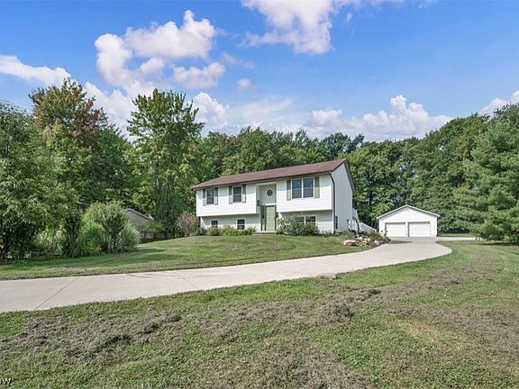 2nd image of 10142 Hillcrest Rd