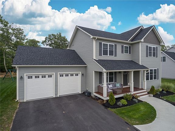 2nd image of 71 Teakwood Dr W