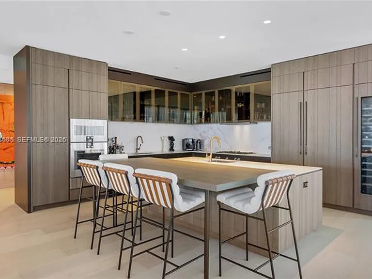 8955 NE Collins Ave #301 — Photo 9