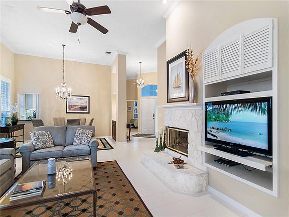4th image of 8805 Lakeside Cir