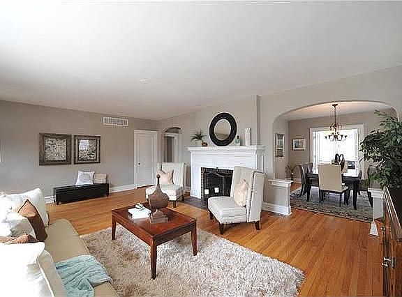 4th image of 7441 Teasdale Ave