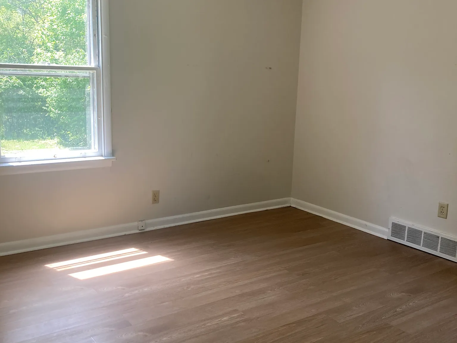 1 bed, $1,050 — Photo 3