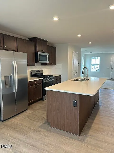 3 bed, 2.5 bath, $2,100 — Photo 4