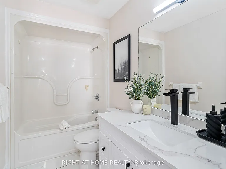 754 Hedgerow Pl — Photo 24