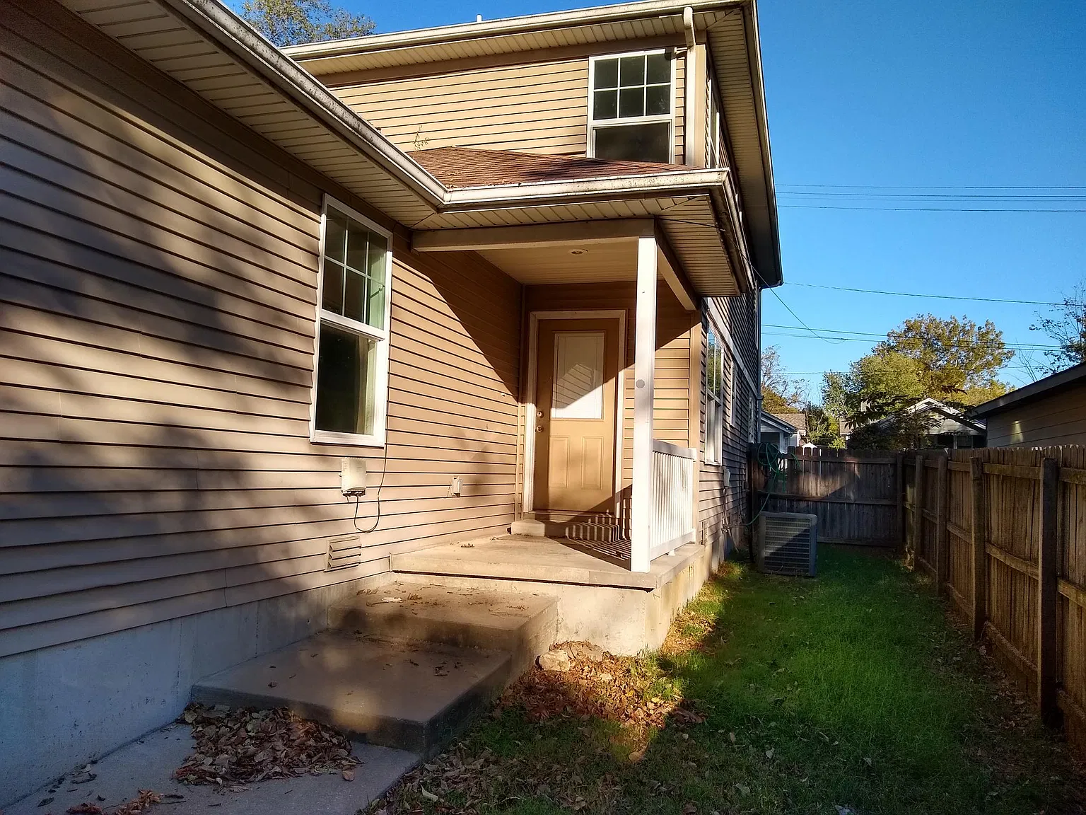 3 bed, 1200 sqft, $1,000 — Photo 4