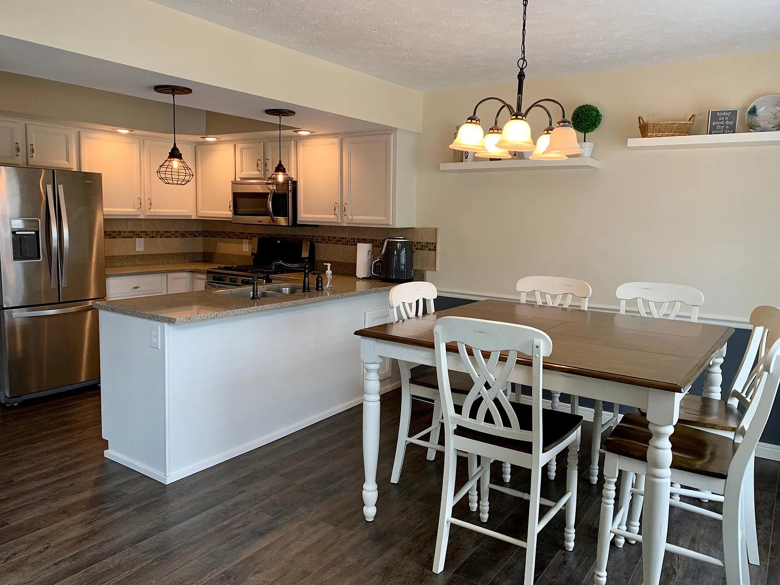 Ellington Cir, Rochester — Photo 2