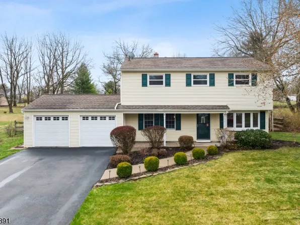 59 Meadowbrook Dr, Hillsborough Twp., NJ 08844