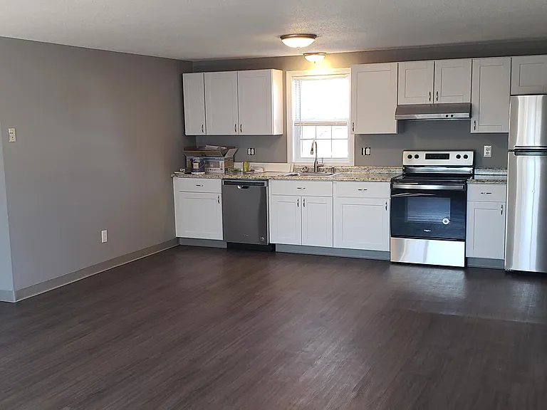 330 Harvard St — Photo 2