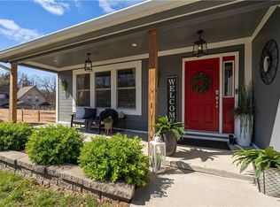 715 S 4th St, Atchison, KS 66002