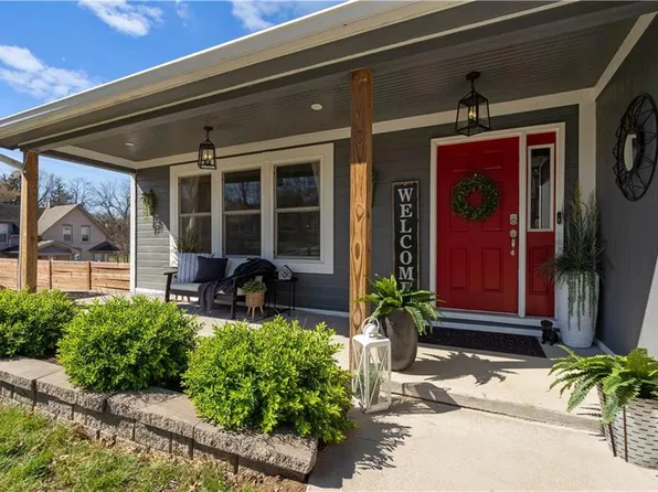715 S 4th St, Atchison, KS 66002