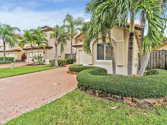 3rd image of 11333 NW 52nd Ln