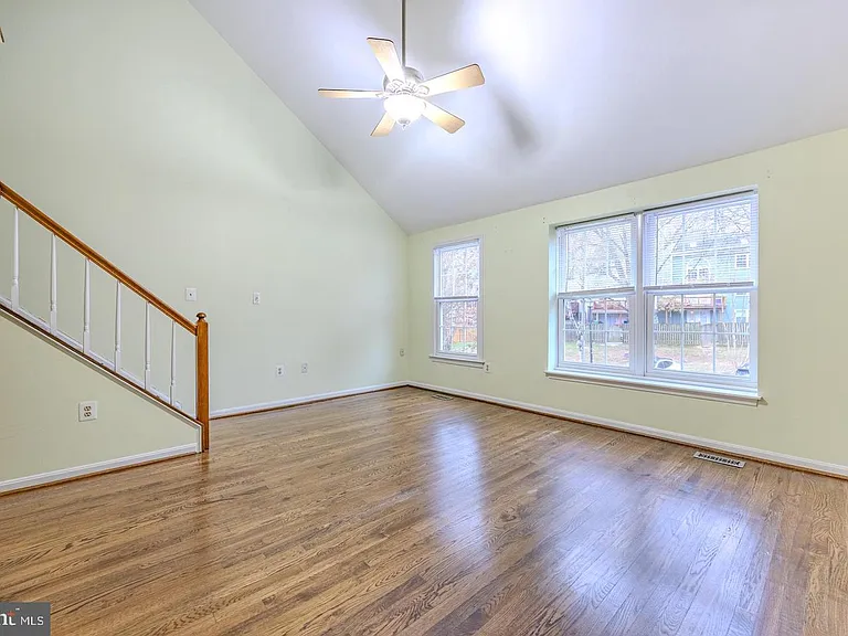 8200 Maple Ridge Ave — Photo 20