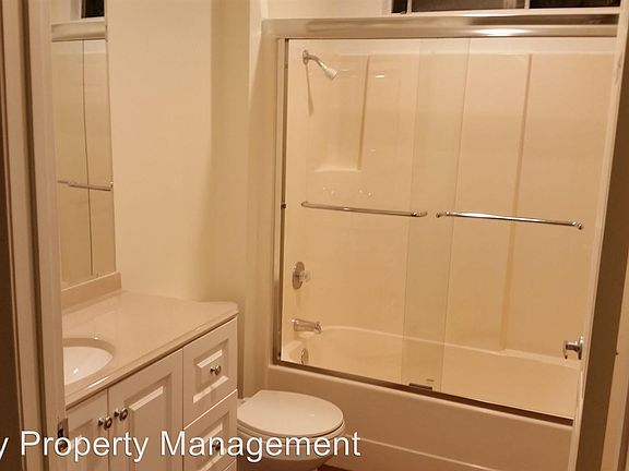 4th image of 1403 F Ave APT 02