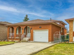 15 Fairington Cres, Hamilton, ON