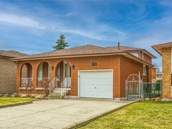 15 Fairington Cres, Hamilton, ON L8E 3N3