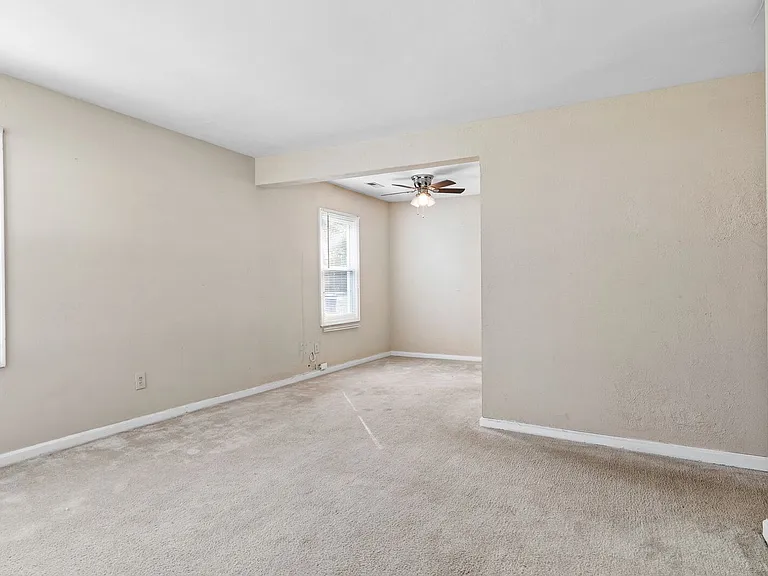 503 Woodfin Rd — Photo 18