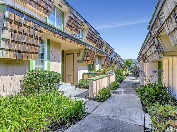 4th image of 2644 Meath Dr