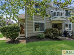 56 Farnham Sq #256, Parlin, NJ 08859