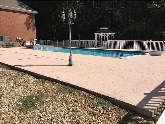 5th image of 85 Highlands Ln