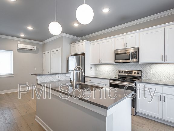 4th image of 444 Harper St #16