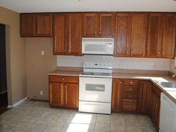 4th image of 1430 Pepperhill Dr